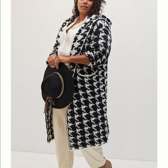 ANTHROPOLOGIE Houndstooth Hooded Long Sweater, size small. - Picture 4 of 12